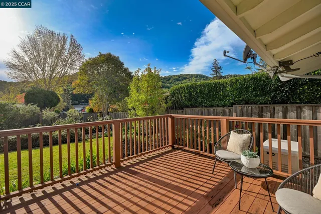 $1,875,000 | 420 Stonefield Place, Moraga, CA 94556