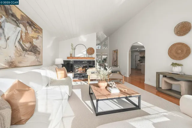 $1,875,000 | 420 Stonefield Place, Moraga, CA 94556