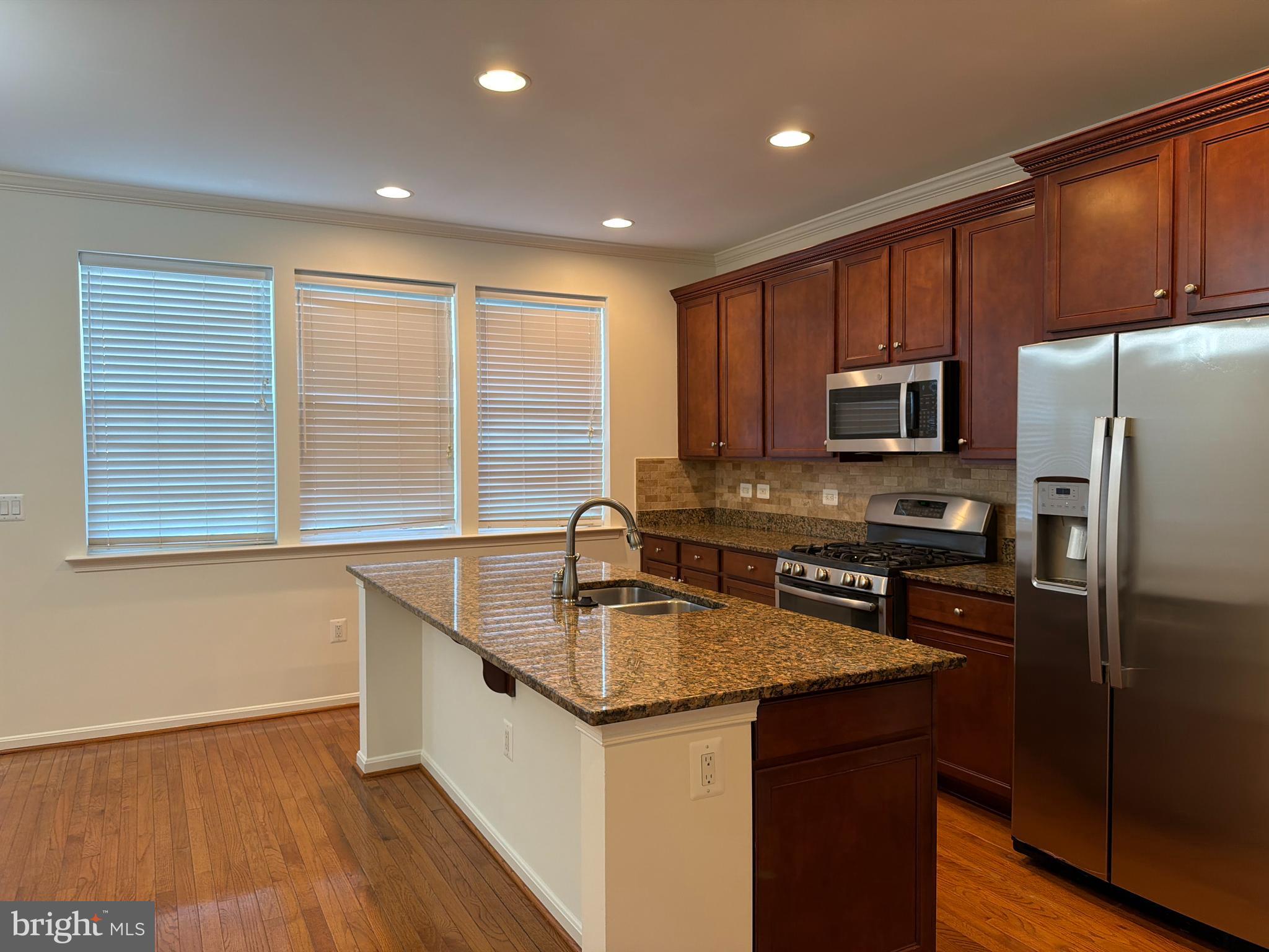 25646 Pleasant Valley Road Chantilly, VA 20152 - Photo 2 of 25