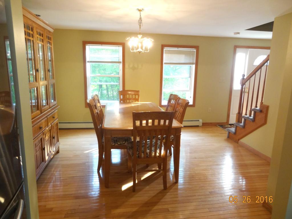 18 Trent Road Hooksett, NH 03106 - Photo 4 of 12