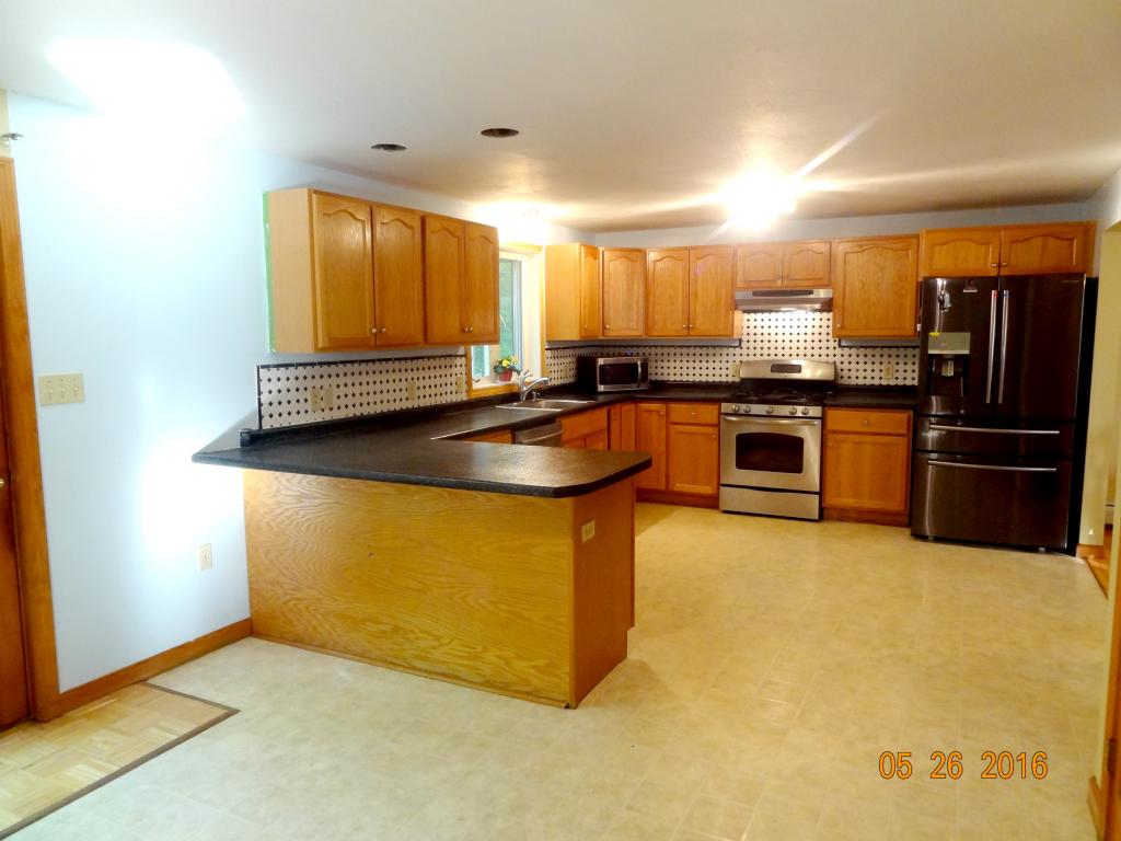 18 Trent Road Hooksett, NH 03106 - Photo 5 of 12