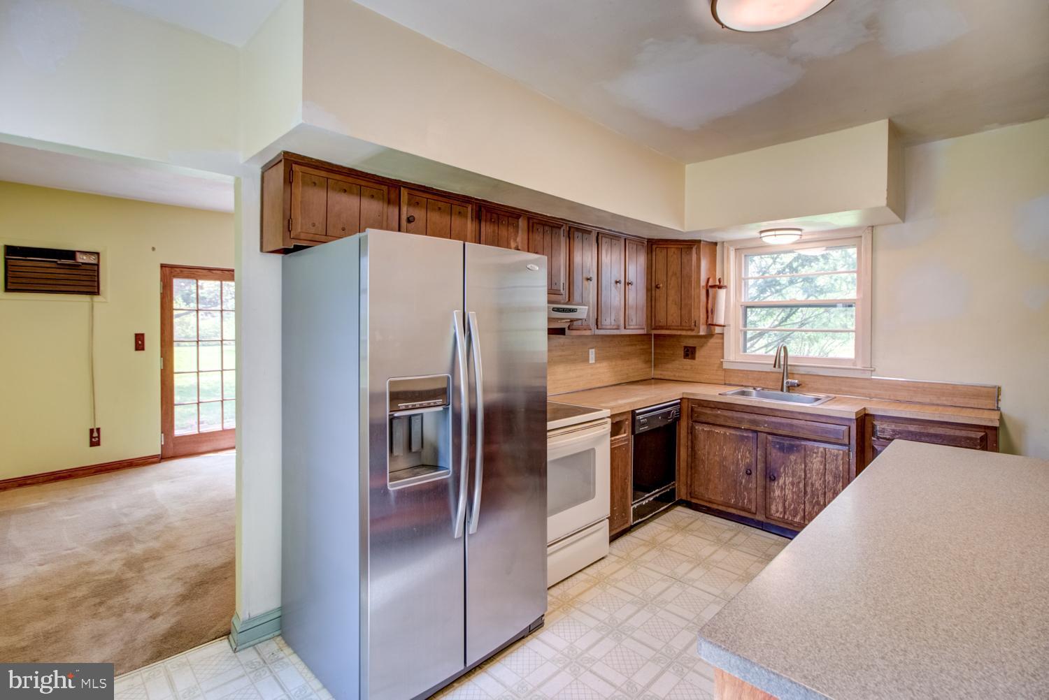 145 Federal City Road Trenton, NJ 08648 - Photo 13 of 31 Kitchen with new fridge
