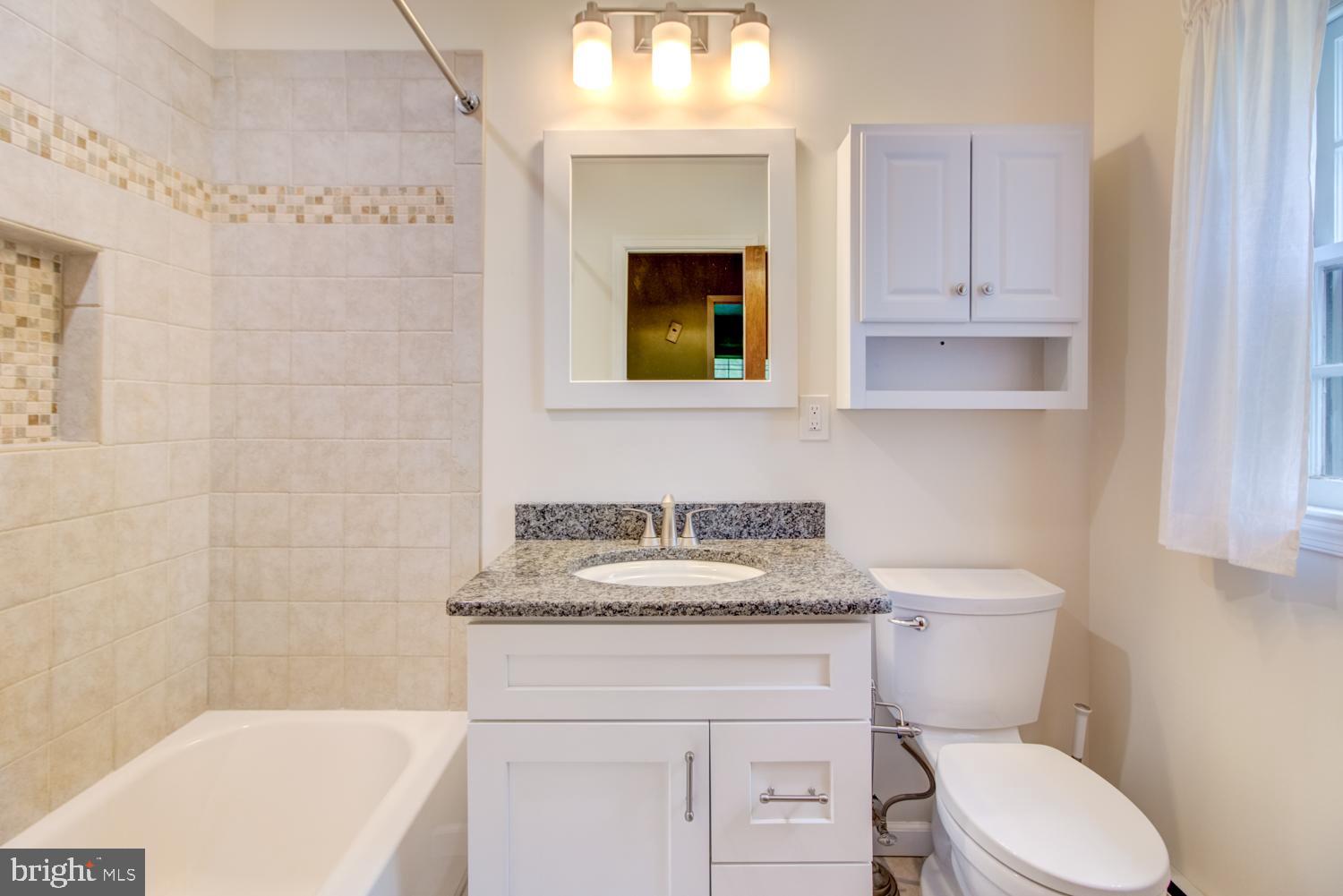 145 Federal City Road Trenton, NJ 08648 - Photo 27 of 31 hallbath
