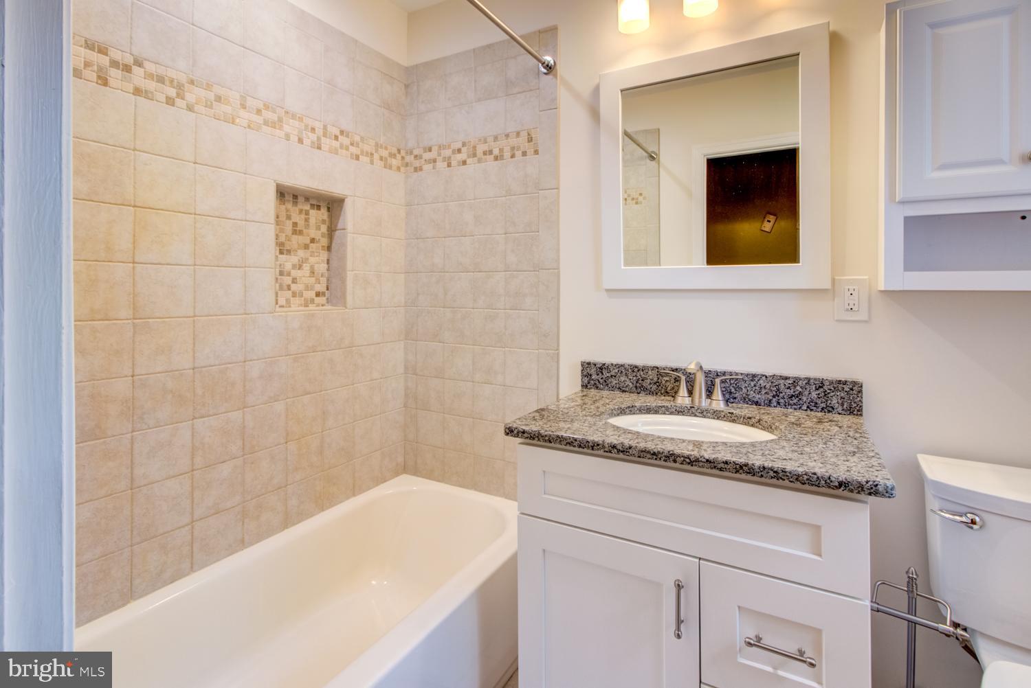 145 Federal City Road Trenton, NJ 08648 - Photo 28 of 31 new shower/tub with niche