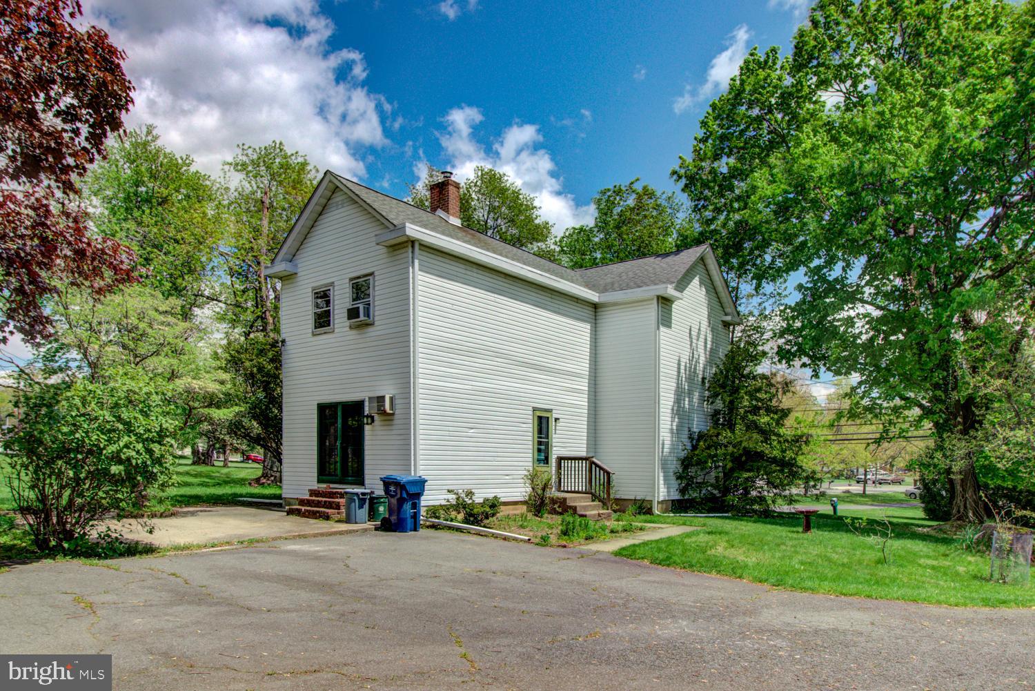 145 Federal City Road Trenton, NJ 08648 - Photo 4 of 31 driveway