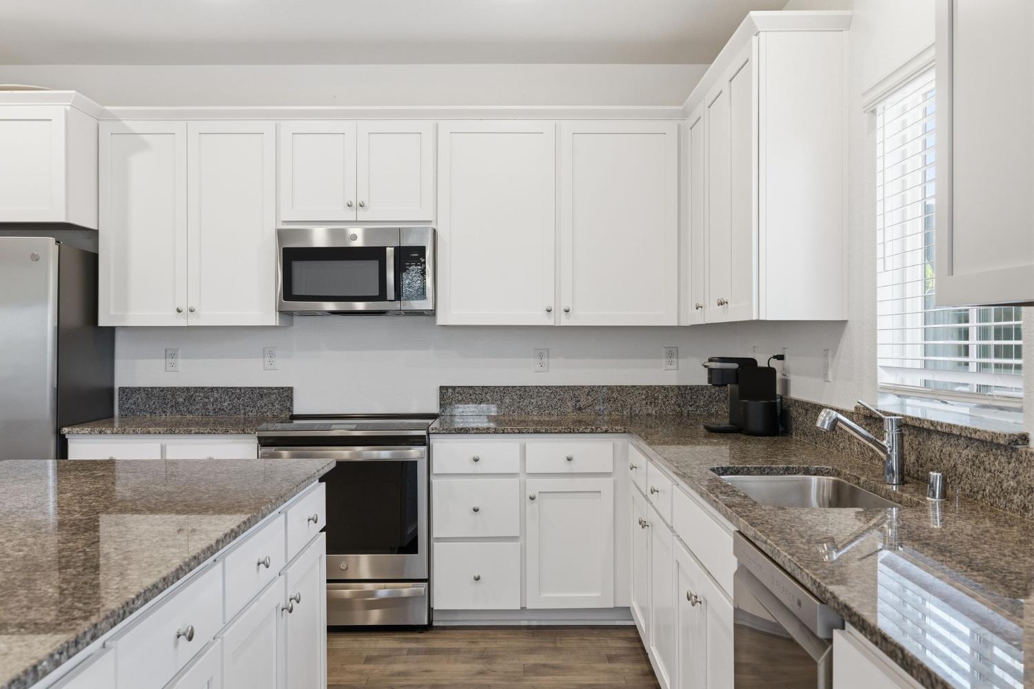 12201 Encanto Way Rancho Cordova, CA 95742 - Photo 12 of 38