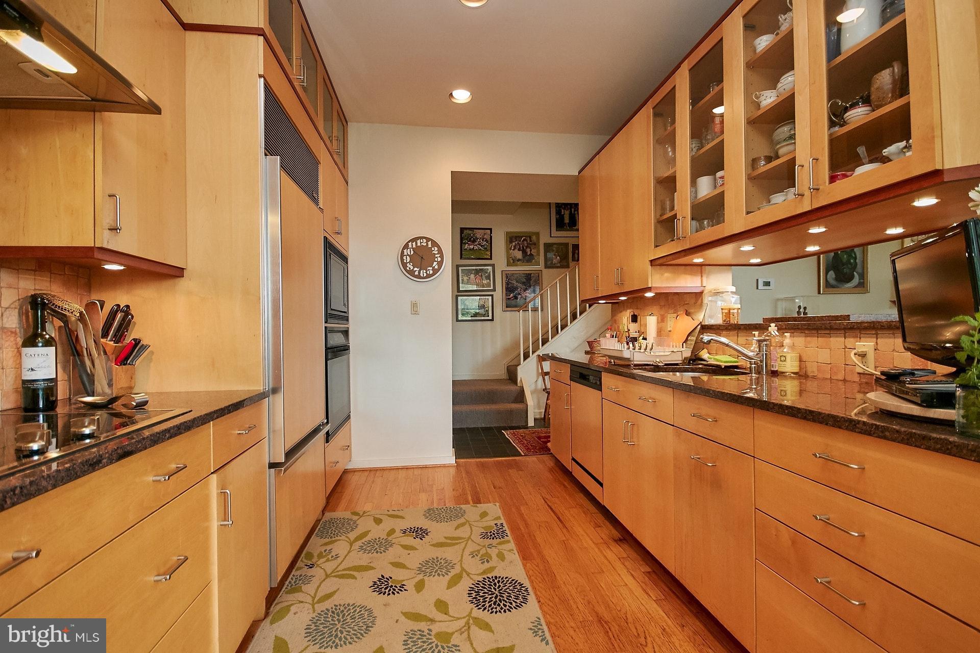 11400 Orchard Lane Reston, VA 20190 - Photo 8 of 30 Kitchen