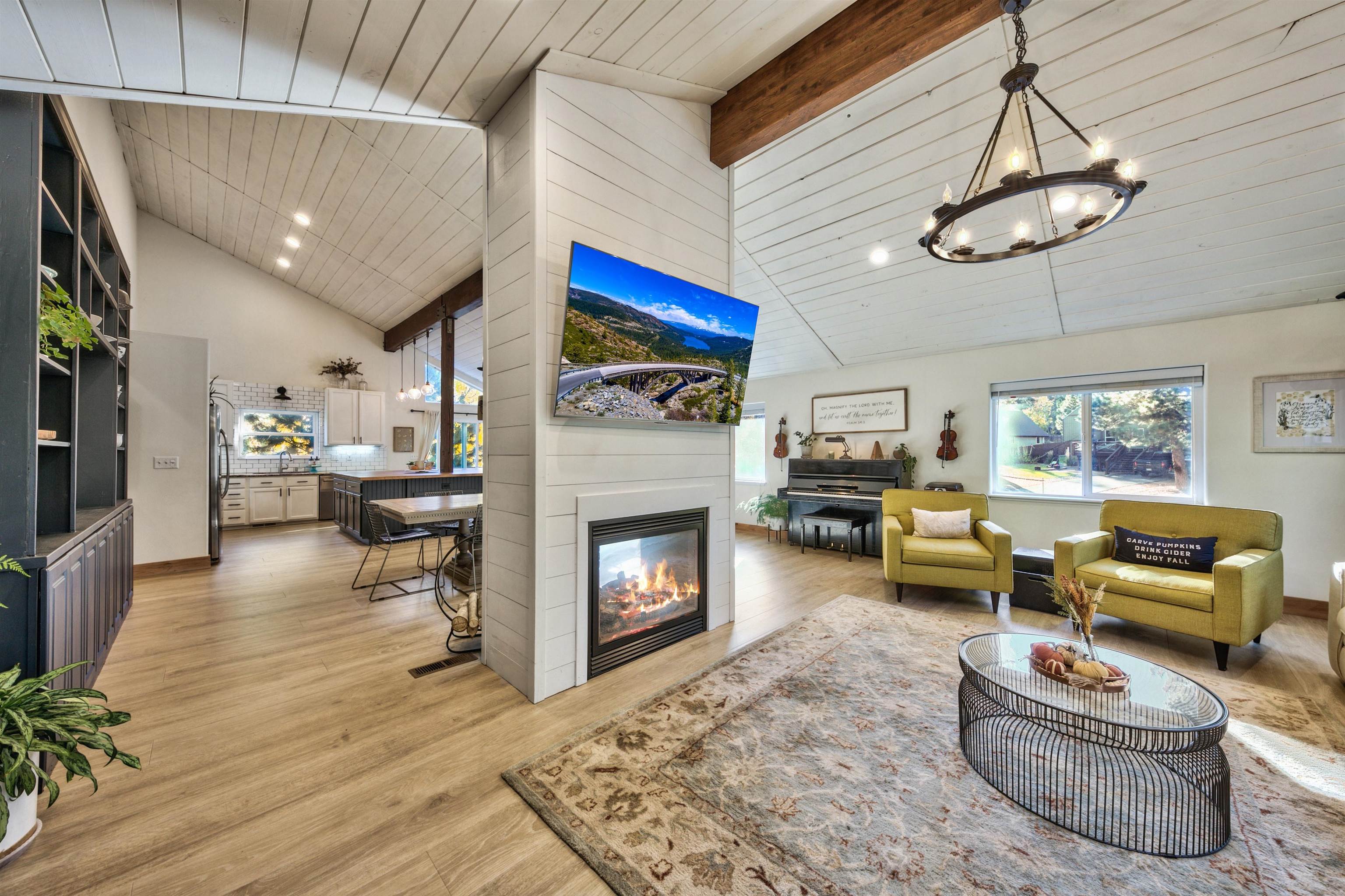 10371 White Fir Road Truckee, CA 96161 - Photo 5 of 21 Gallery Image 5