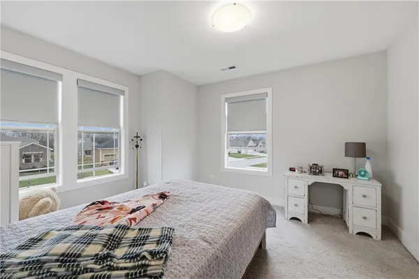 $540,000 | 808 Solomon Drive, Lone Jack, MO 64086