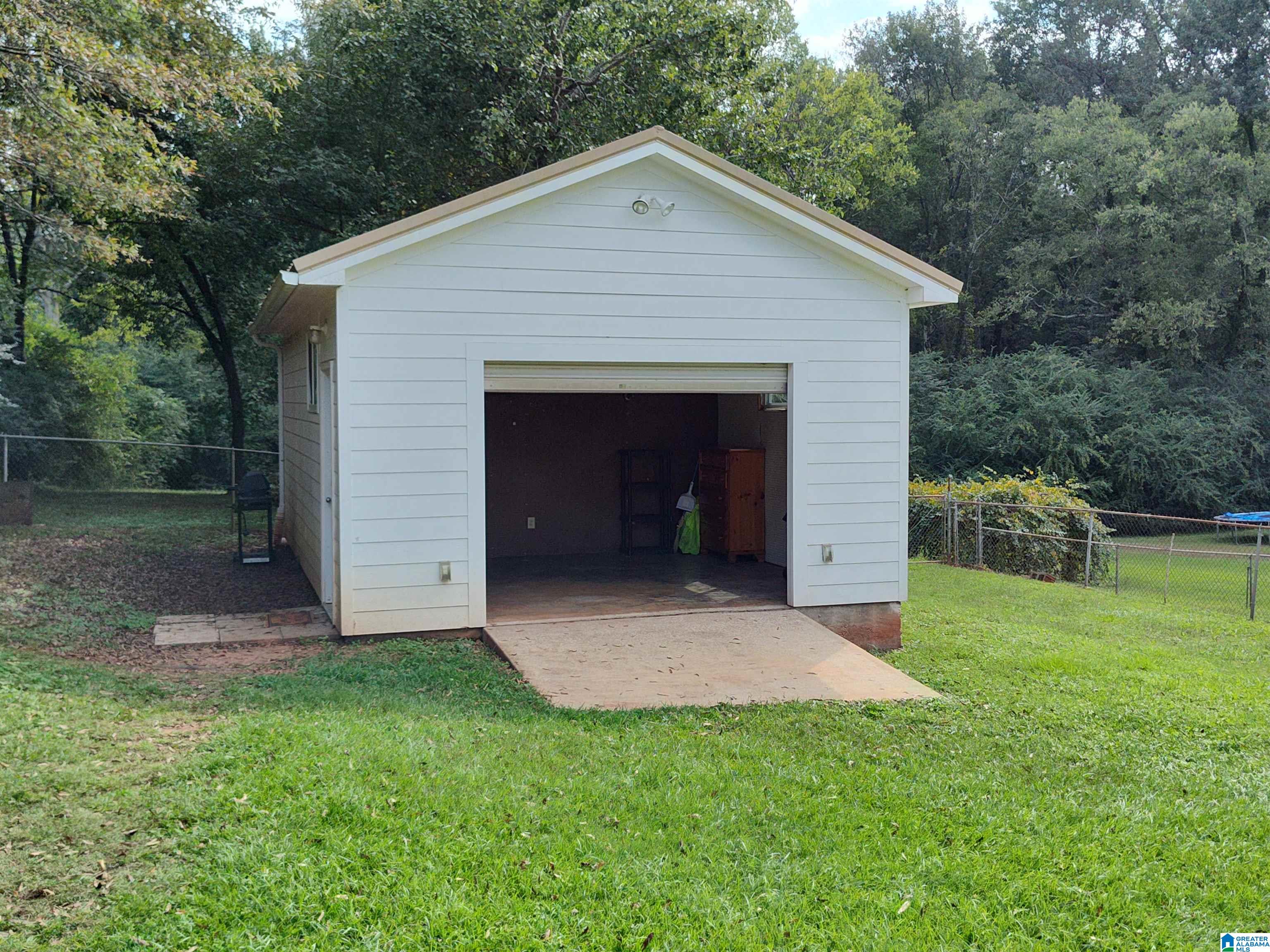 107 Virginia Drive Bessemer, AL 35023 - Photo 28 of 37