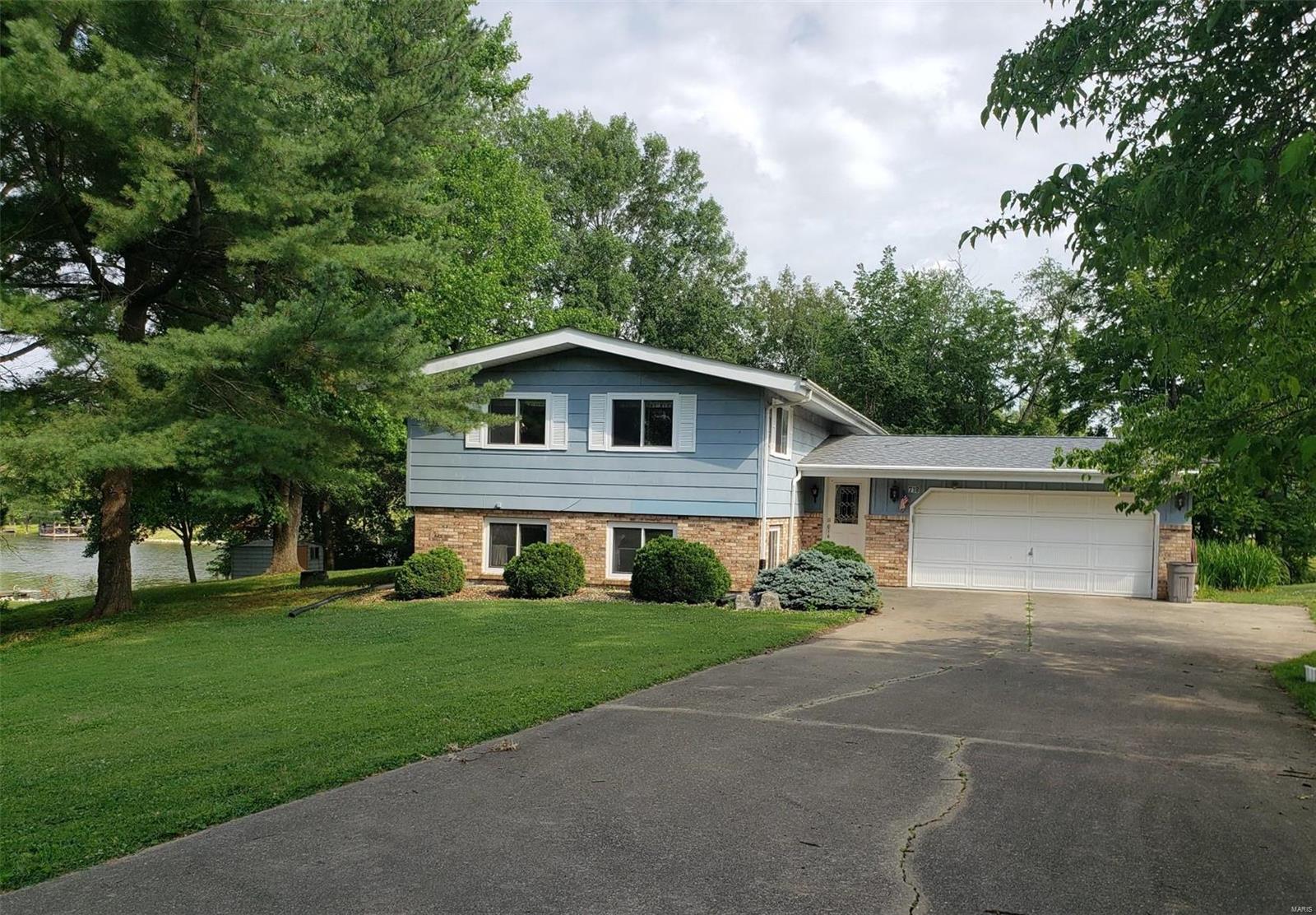 718 Riviera Circle Edwardsville, IL 62025 - Photo 1 of 8 Gallery Image 1