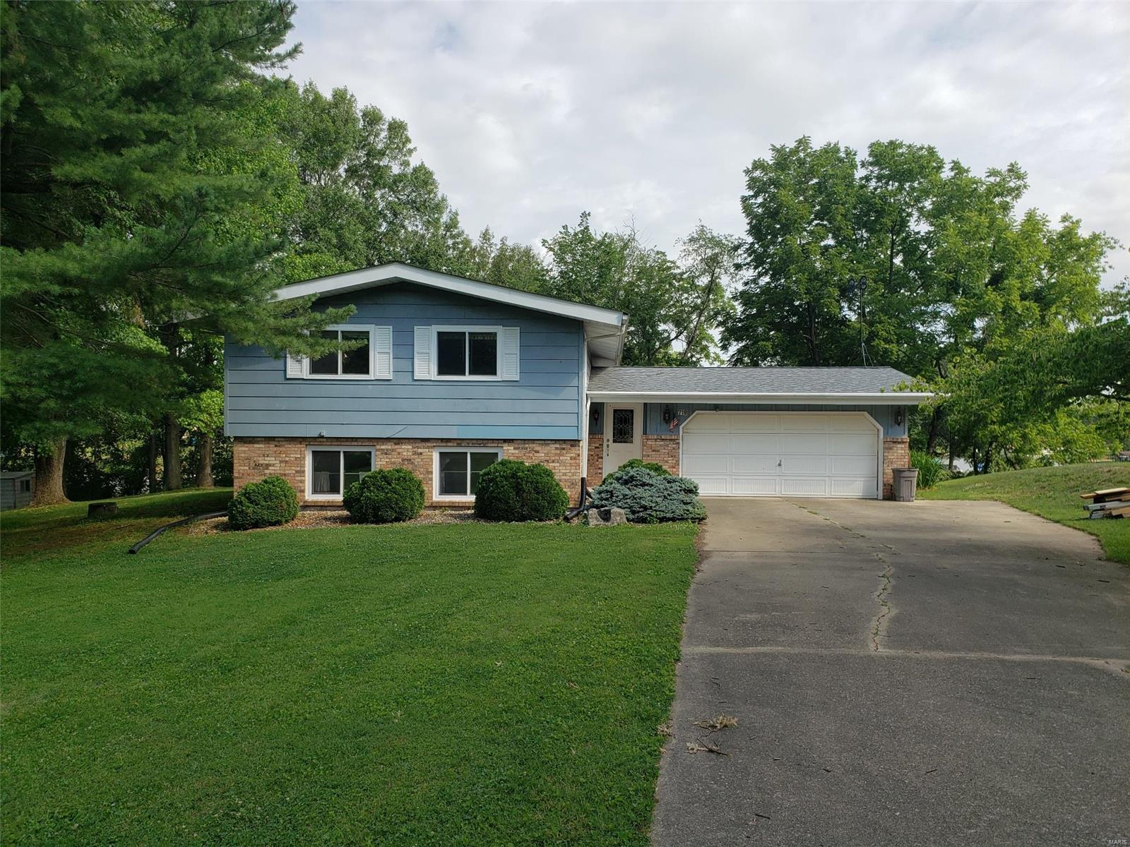 718 Riviera Circle Edwardsville, IL 62025 - Photo 8 of 8 Gallery Image 8