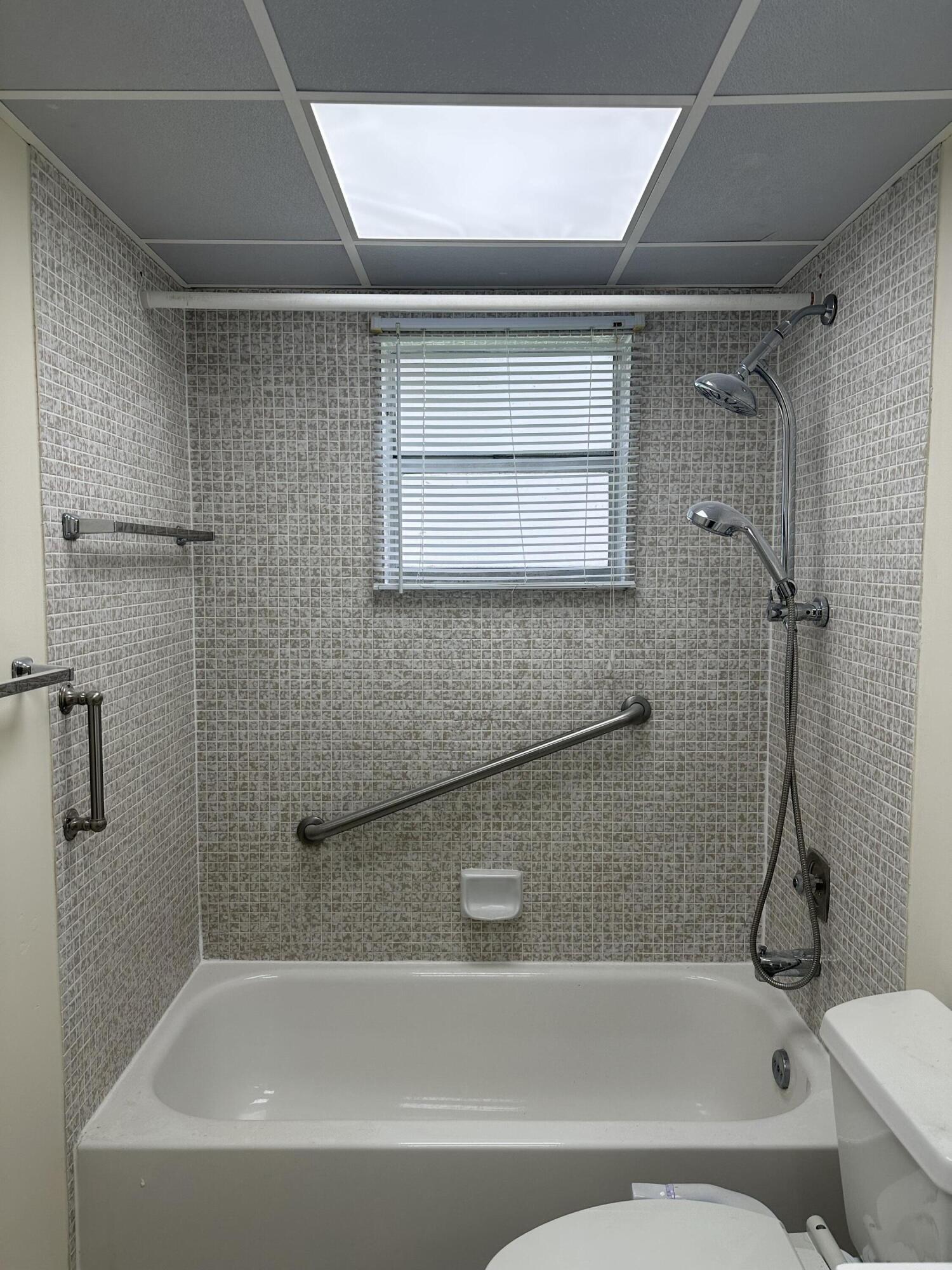 548 Normandy Lane, Unit L Delray Beach, FL 33484 - Photo 10 of 31 IMG_0950