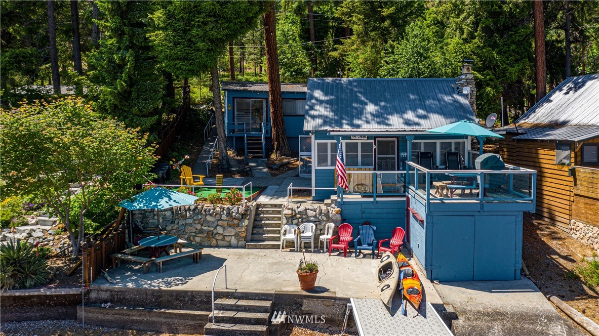12508 South Lakeshore Road Chelan, WA 98816 - Photo 2 of 32 Gallery Image 2