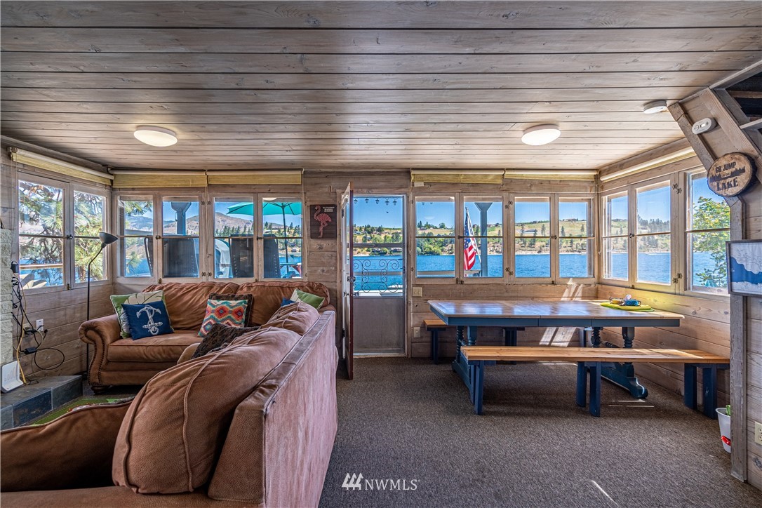 12508 South Lakeshore Road Chelan, WA 98816 - Photo 16 of 32 Gallery Image 16