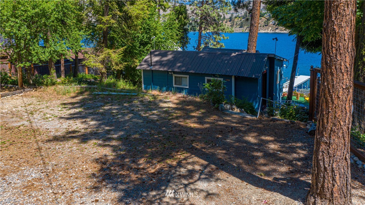 12508 South Lakeshore Road Chelan, WA 98816 - Photo 31 of 32 Gallery Image 31