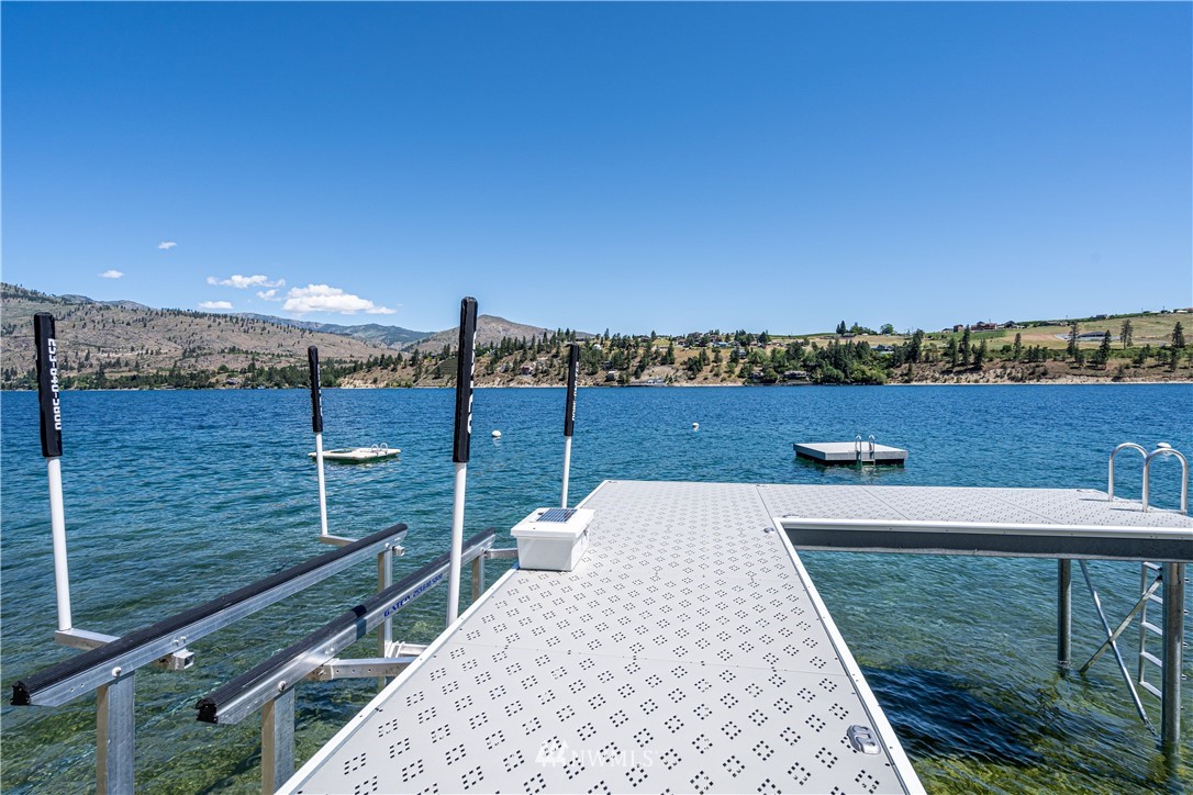 12508 South Lakeshore Road Chelan, WA 98816 - Photo 7 of 32 Gallery Image 7