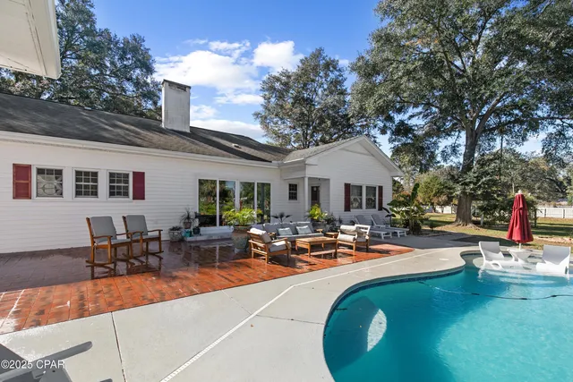 $469,900 | 1060 8th Avenue, Graceville, FL 32440