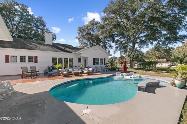 $469,900 | 1060 8th Avenue, Graceville, FL 32440