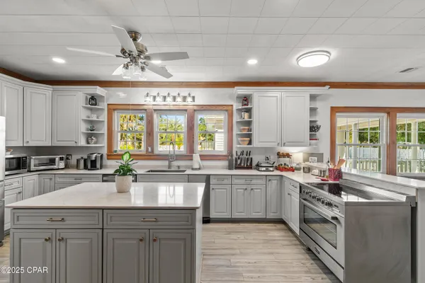 $469,000 | 1060 8th Avenue, Graceville, FL 32440