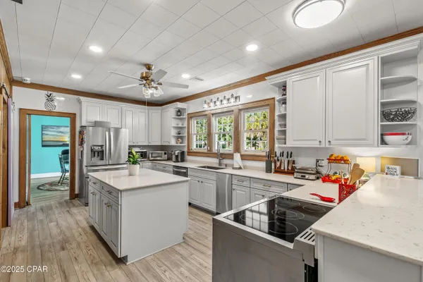 $469,000 | 1060 8th Avenue, Graceville, FL 32440