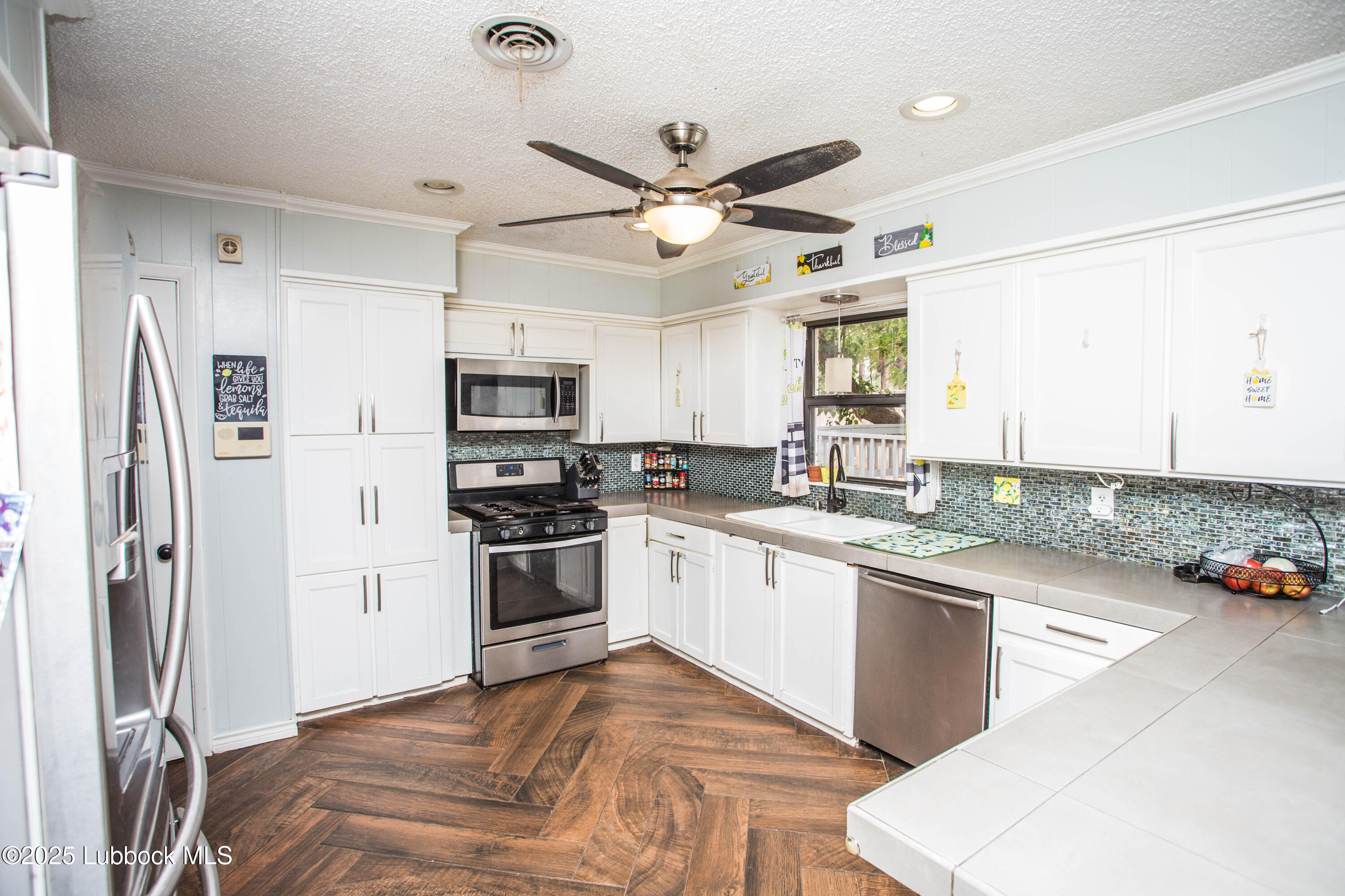312 Terrace Circle Lamesa, TX 79331 - Photo 8 of 38 5V2A2025