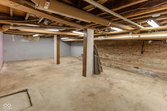 $525,000 | 2018 North County Road 425 East, Avon, IN 46123