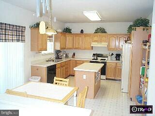56 Manley Road Pennington, NJ 08534 - Photo 2 of 6