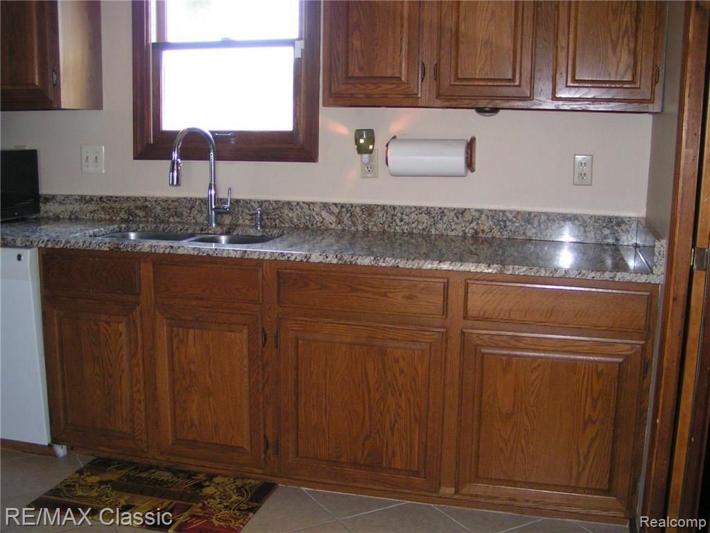 29011 Cotton Road, Unit 1 New Baltimore, MI 48047 - Photo 12 of 27 PICT1248.JPG