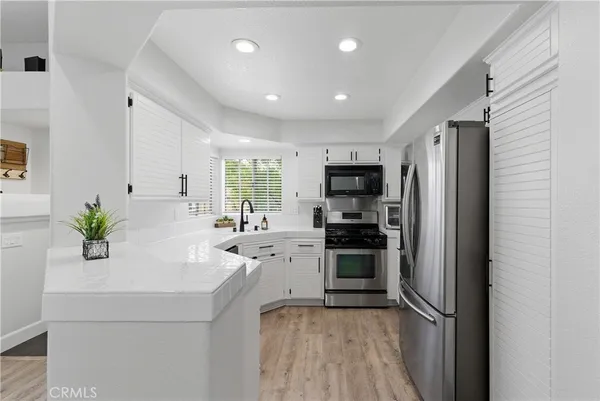 $728,000 | 8070 East Oak Ridge Circle, Anaheim Hills, CA 92808