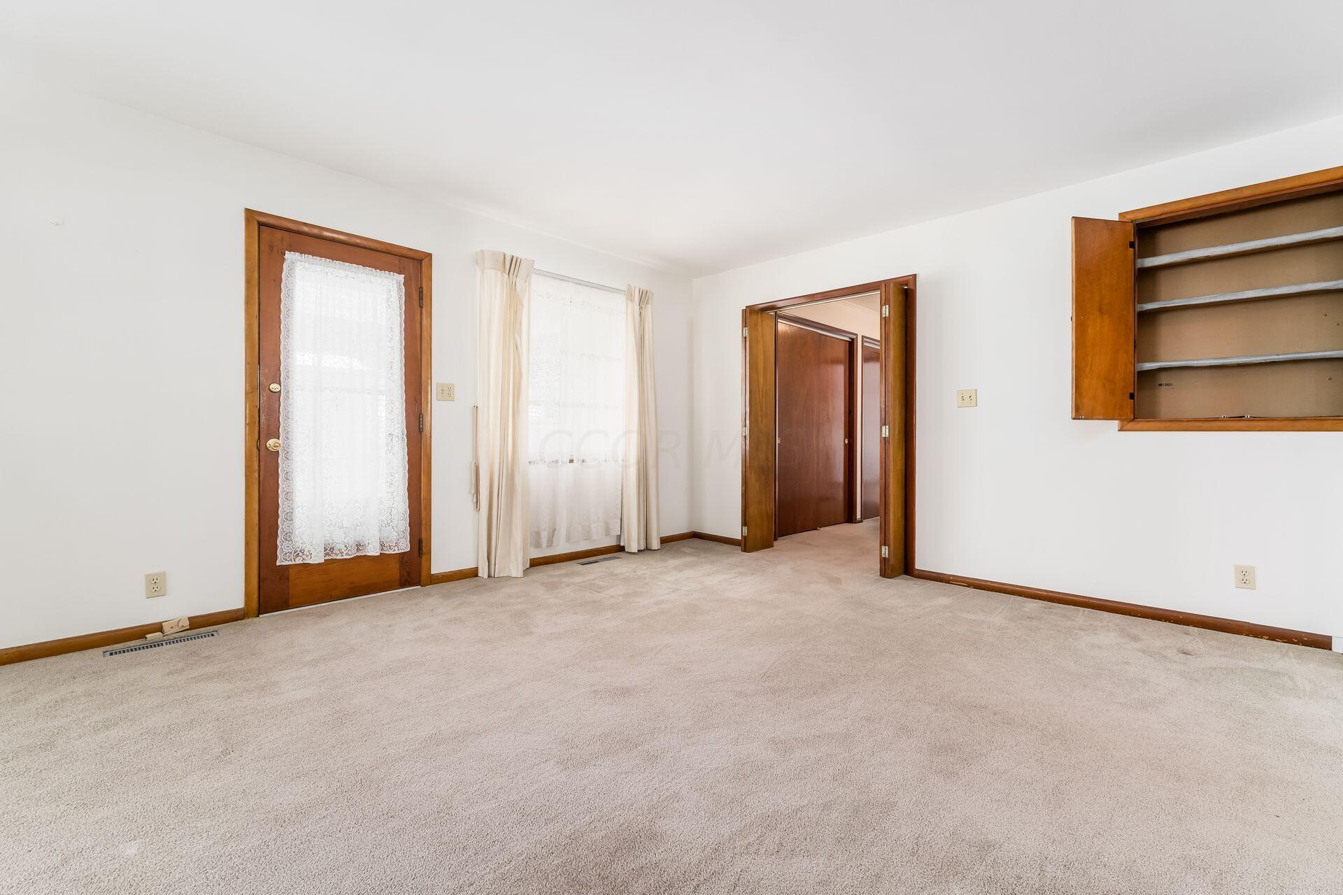1088 Acton Road Columbus, OH 43224 - Photo 12 of 53 015_ Rd Columbus OH 43224 USA
