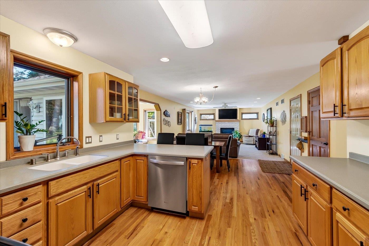 827 Ridge View Lane Oregon, WI 53575 - Photo 15 of 50 Gallery Image 15