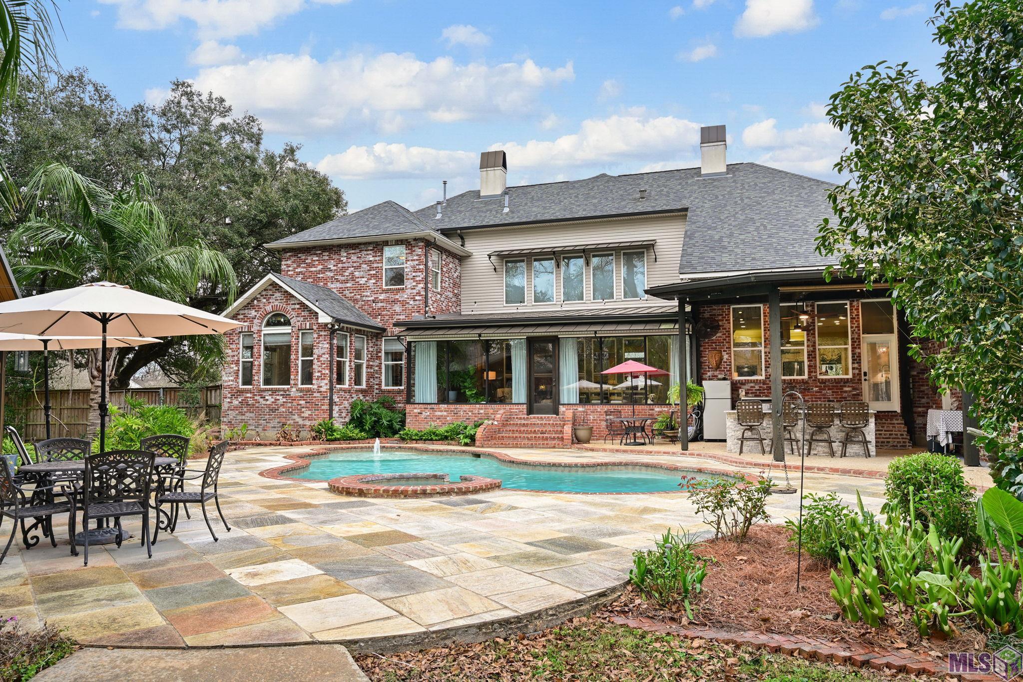 6895 Hunter's Way Denham Springs, LA 70726 - Photo 2 of 40