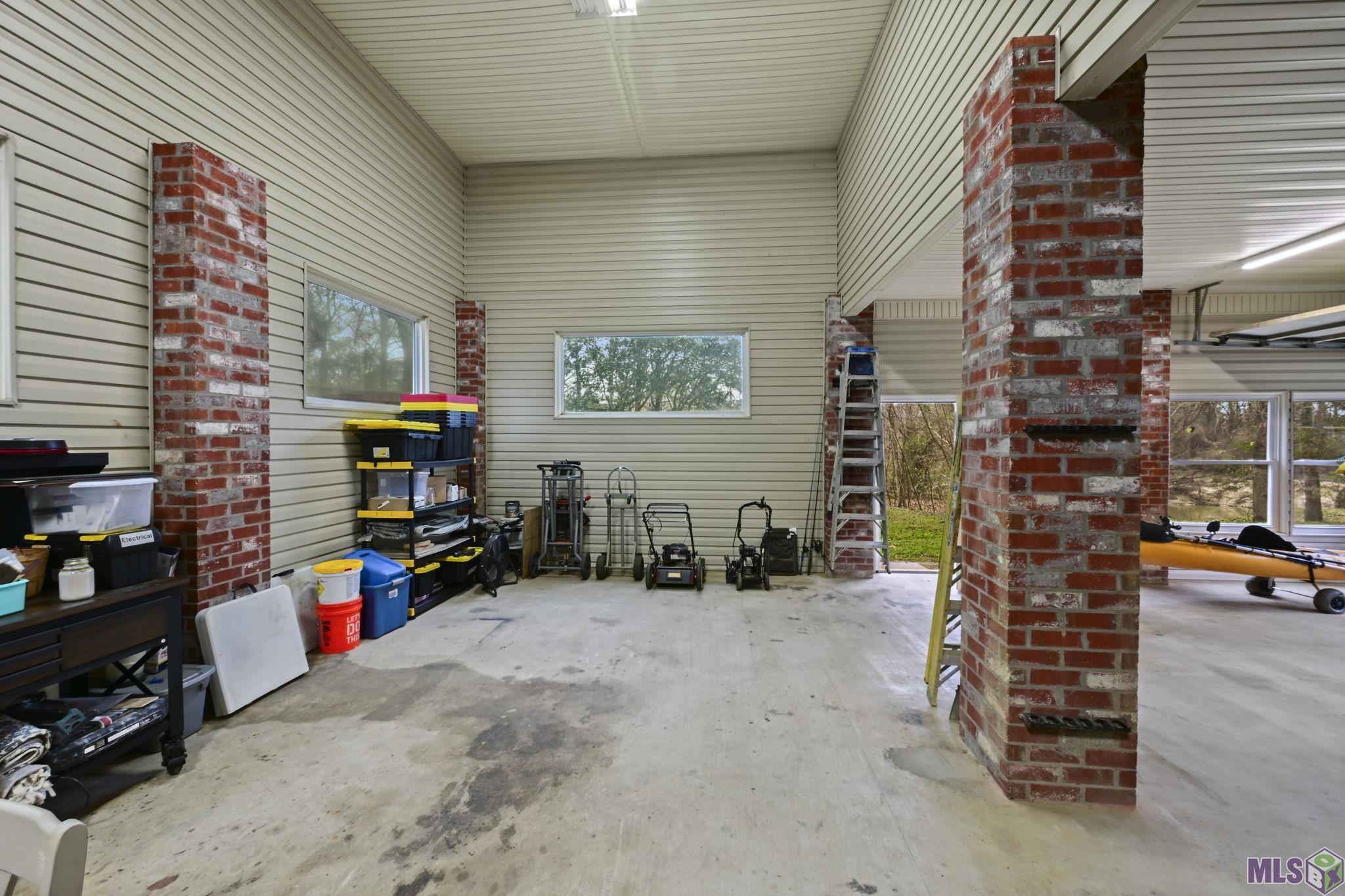 6895 Hunter's Way Denham Springs, LA 70726 - Photo 33 of 40