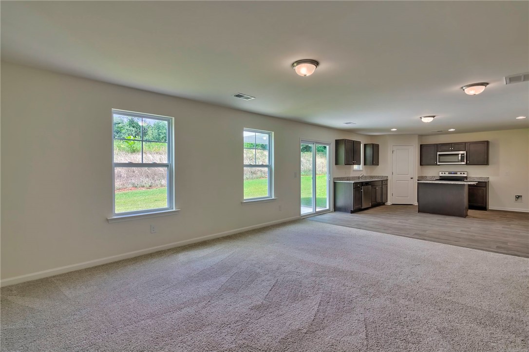 239 Wimbledon Way Seneca, SC 29678 - Photo 17 of 38 LIVING ROOM