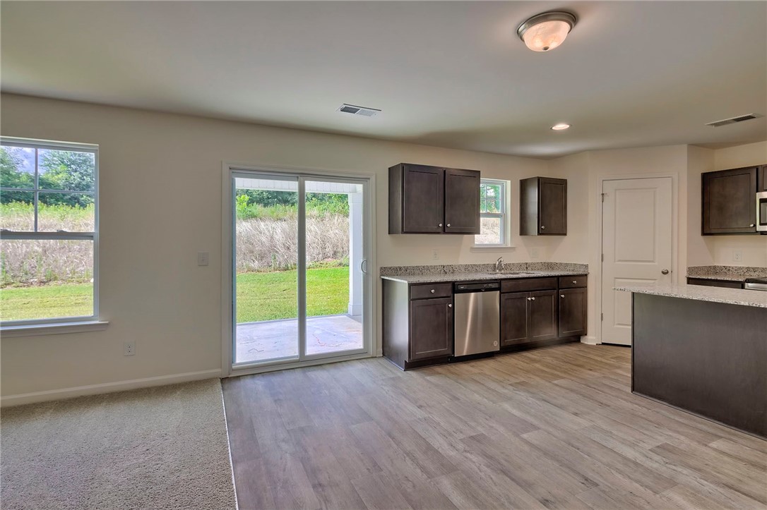 239 Wimbledon Way Seneca, SC 29678 - Photo 20 of 38 KITCHEN