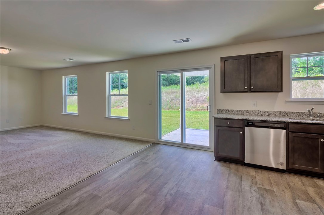 239 Wimbledon Way Seneca, SC 29678 - Photo 21 of 38 KITCHEN