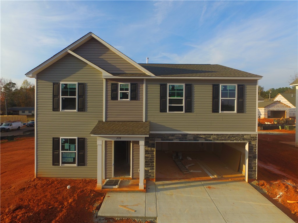 239 Wimbledon Way Seneca, SC 29678 - Photo 3 of 38