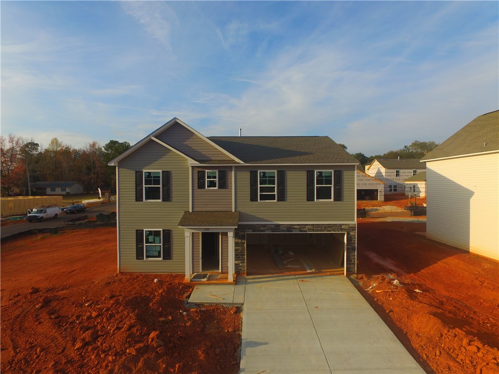 239 Wimbledon Way Seneca, SC 29678 - Photo 4 of 38