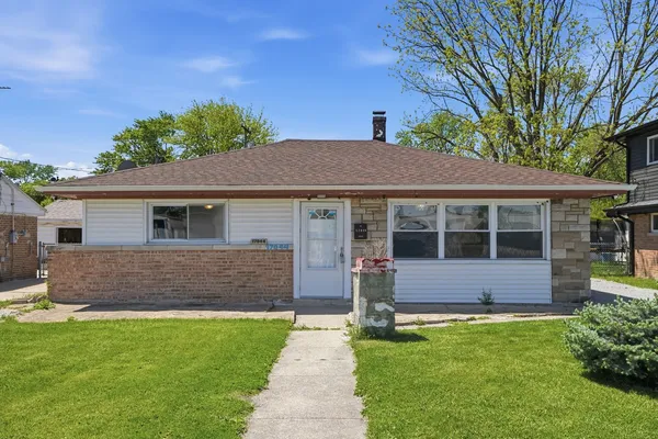 $139,900 | 17044 Burnham Avenue, Lansing, IL 60438