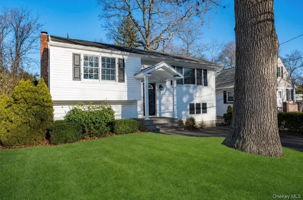 $4,400 | 13 A Homeland Drive, Huntington, NY 11743