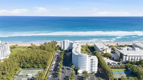 $799,900 | 2780 South Ocean Boulevard, Unit 709, Palm Beach, FL 33480