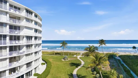 $799,900 | 2780 South Ocean Boulevard, Unit 709, Palm Beach, FL 33480