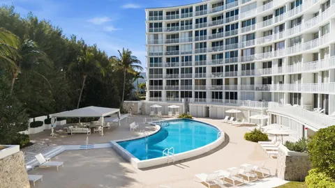 $799,900 | 2780 South Ocean Boulevard, Unit 709, Palm Beach, FL 33480