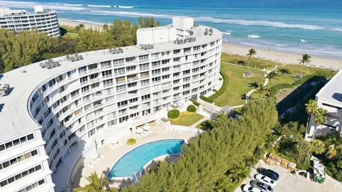 $799,900 | 2780 South Ocean Boulevard, Unit 709, Palm Beach, FL 33480