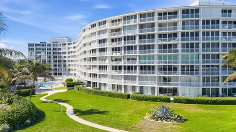 $799,900 | 2780 South Ocean Boulevard, Unit 709, Palm Beach, FL 33480