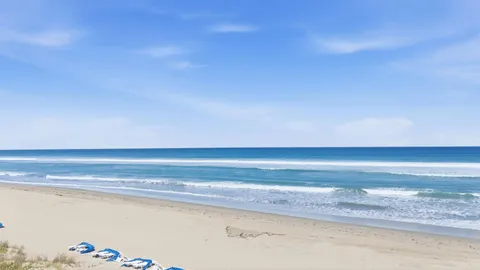 $899,900 | 2780 South Ocean Boulevard, Unit 709, Palm Beach, FL 33480