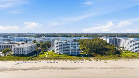 $799,900 | 2780 South Ocean Boulevard, Unit 709, Palm Beach, FL 33480