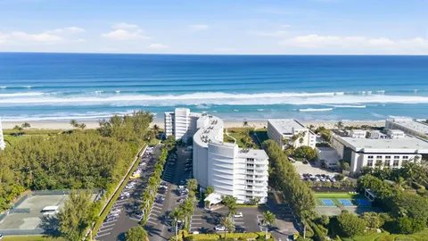 $899,900 | 2780 South Ocean Boulevard, Unit 709, Palm Beach, FL 33480