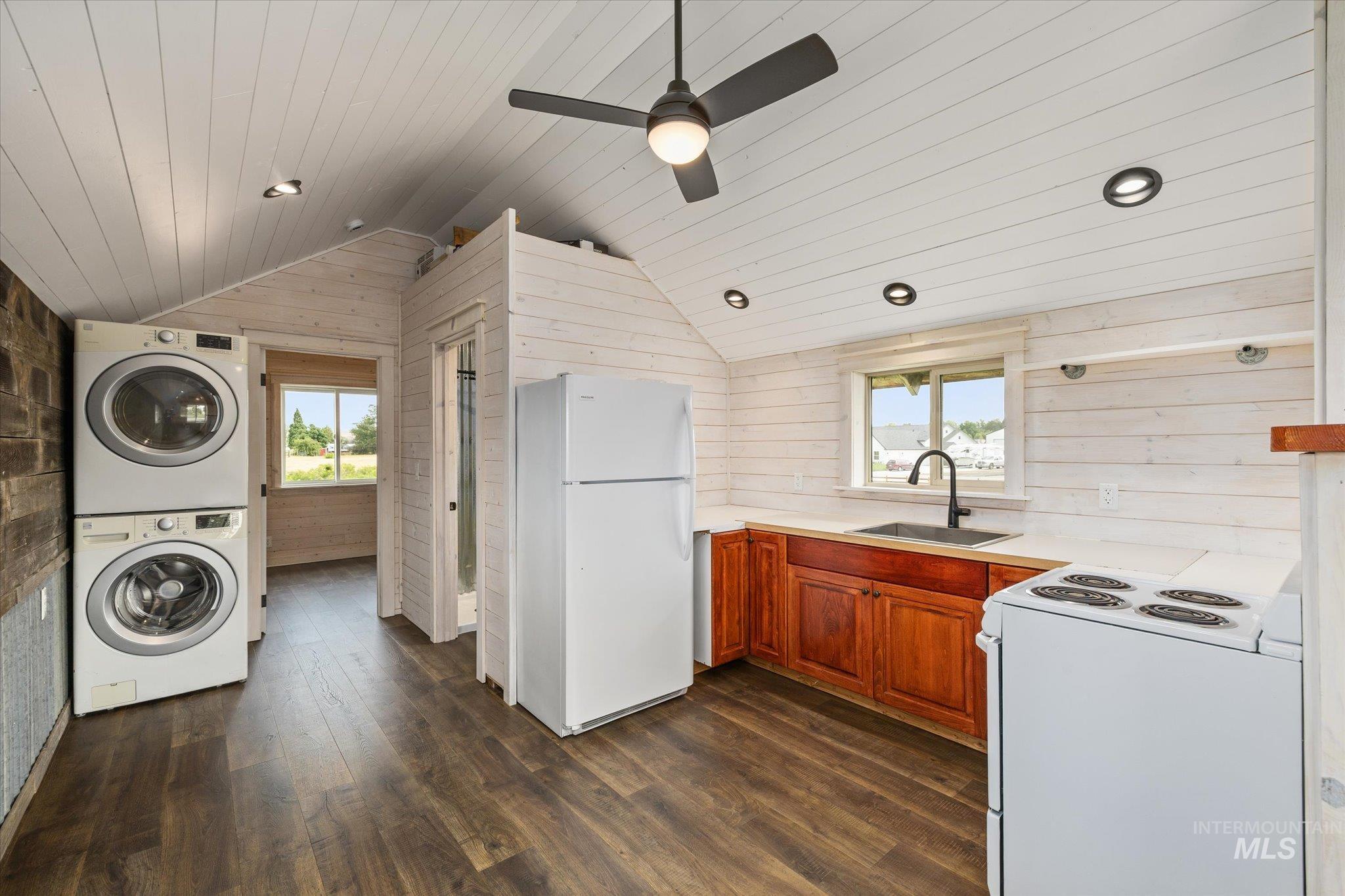 1140 Edgemont Road Emmett, ID 83617 - Photo 31 of 50 Kitchen in ADU
